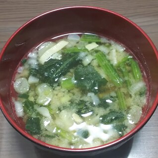 豆腐皮スライスの味噌汁